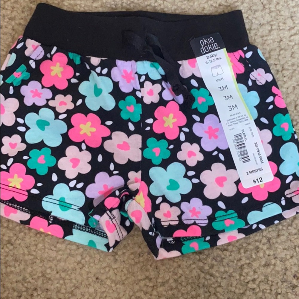 *NEW W TAGS* 3 month baby shorts